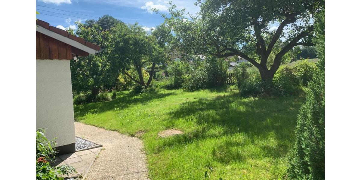 4-Zimmer-Erdgeschoßwohnung mit großem Garten 4 zimmer