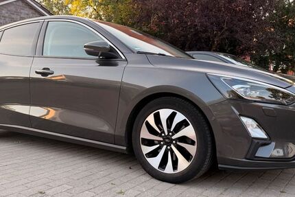 Ford Focus 54.400 km 13.999 &euro; Emden 26723