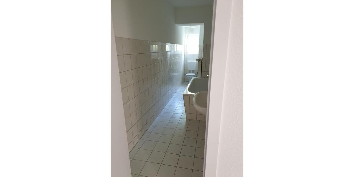 Erdgeschoßwohnung Hohenstein-Ernstthal Ernstthal - 3 Zimmer, 67 m&sup2;, 380&euro; | Angebot:26659159