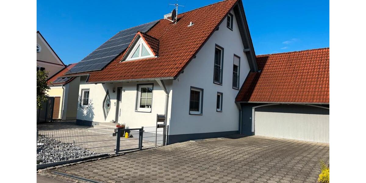 Modernes Einfamilienhaus mit schönem Garten zimmer