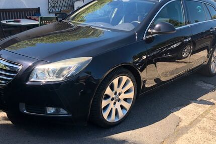 Opel Insignia 123.768 km 2.690 &euro; Düsseldorf 40231