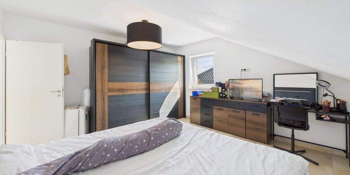 Moderne 4-Zimmer-Wohnung mit Balkon und zwei Stellplätzen in zentraler Lage von Pulheim 4 zimmer