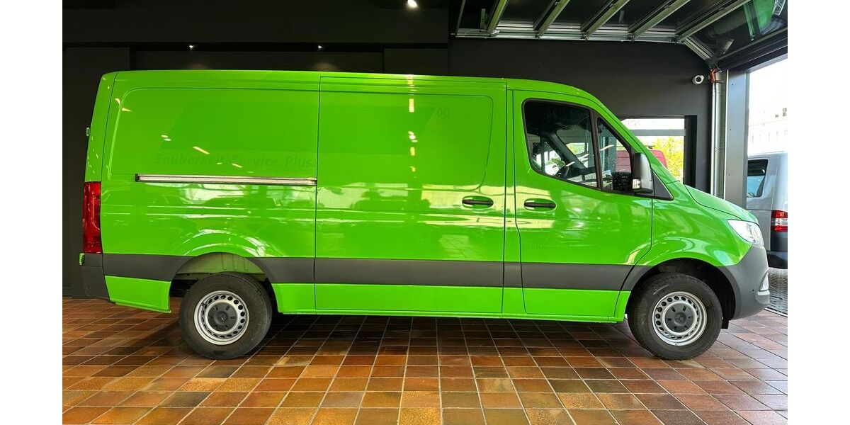 Mercedes-Benz Sprinter 99.983 km 22.950 &euro; Bonn 53177