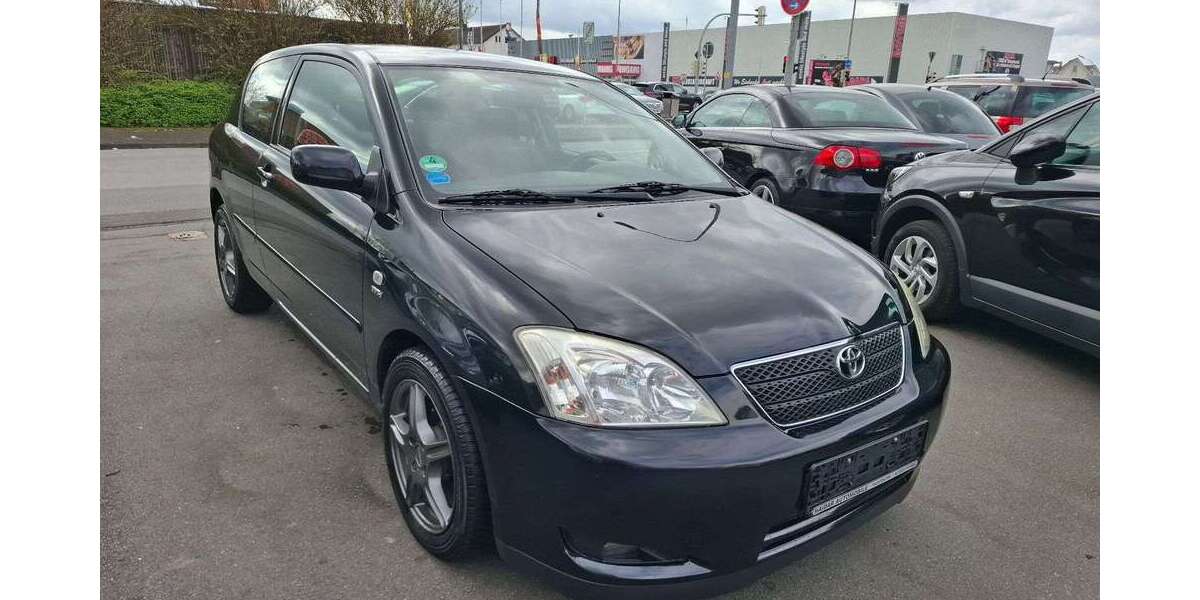 Toyota Corolla 179.000 km 2.799 &euro; Paderborn 33100