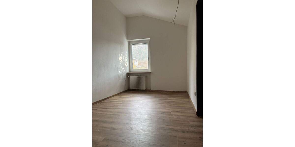 Doppelhaushälfte Landshut Achdorf - 5 Zimmer, 165 m&sup2;, 1.950&euro; | Angebot:24726336