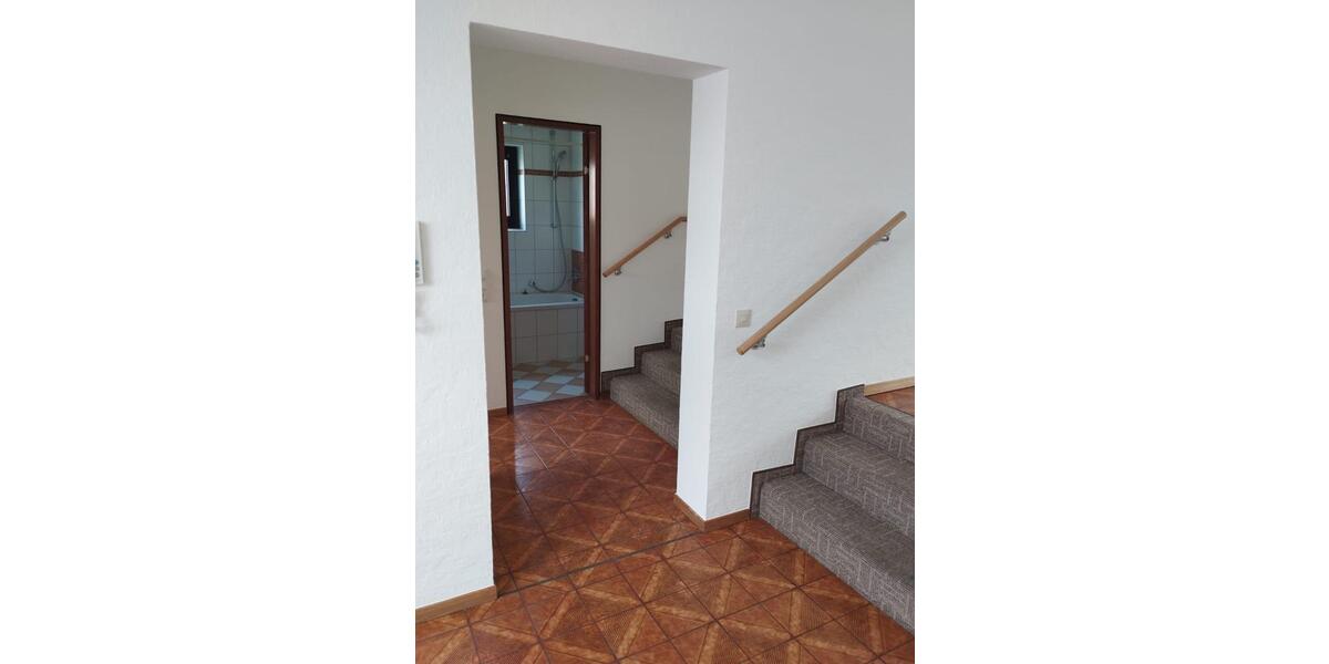 Dachgeschoßwohnung Lenningen - 3 Zimmer, 58 m&sup2;, 600&euro; | Angebot:26646778