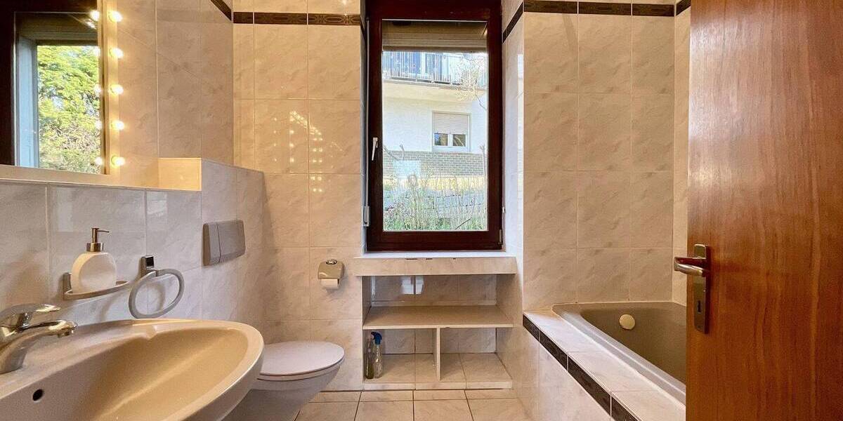 Mehrfamilienhaus, Wohnhaus Wiesbaden Dotzheim - 5 Zimmer, 144 m&sup2;, 549.000&euro; | Angebot:25940224