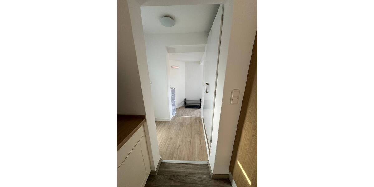 Sanierte 5 Zimmerwohnung in einer Doppelhaushälfte 5 zimmer