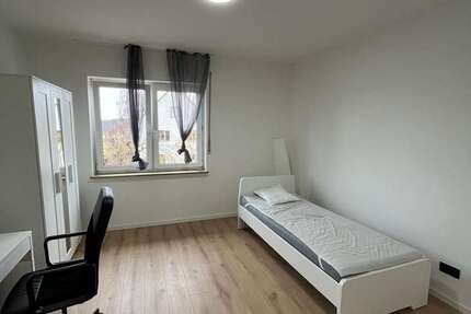 Wohnung Erlangen Buckenhofer Siedlung - 4 Zimmer, 15 m&sup2;, 390&euro; | Angebot:25401375