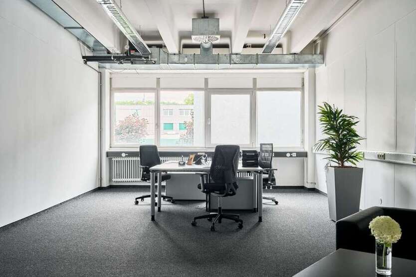 Büro in Frickenhausen 6.677 € 1335 m²