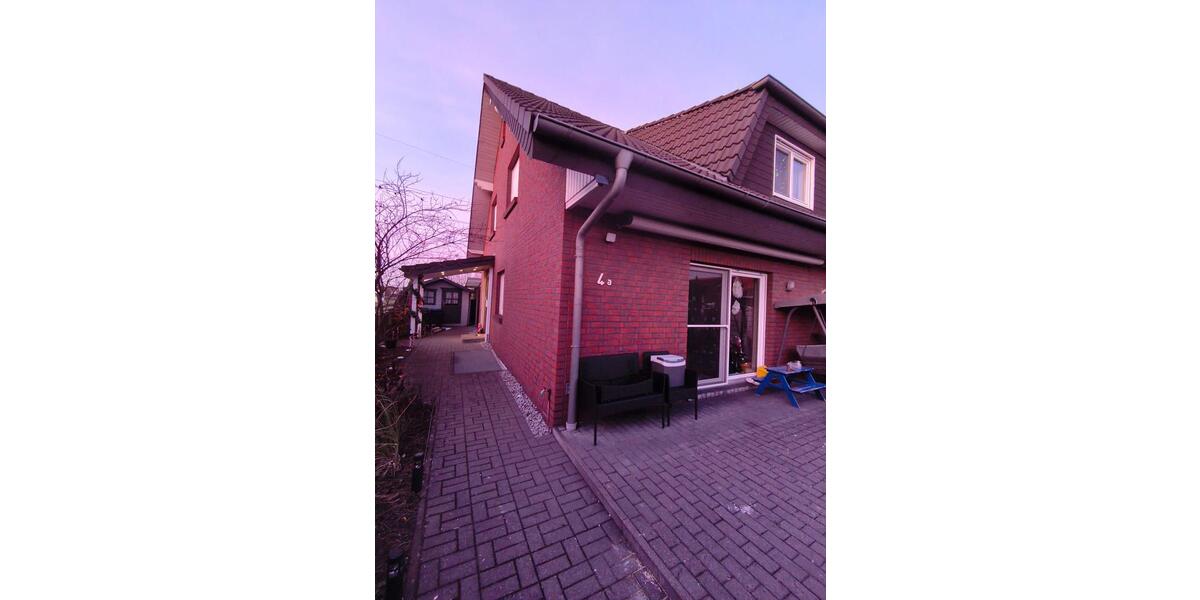 Moderne Doppelhaushälfte in Ahlten 3 zimmer