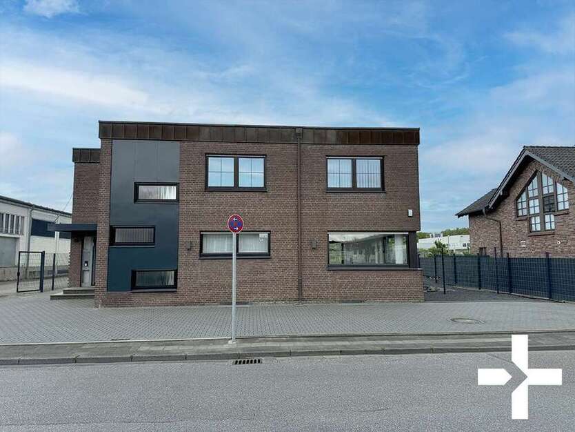 Büro in Mönchengladbach 2.626 € 270 m²