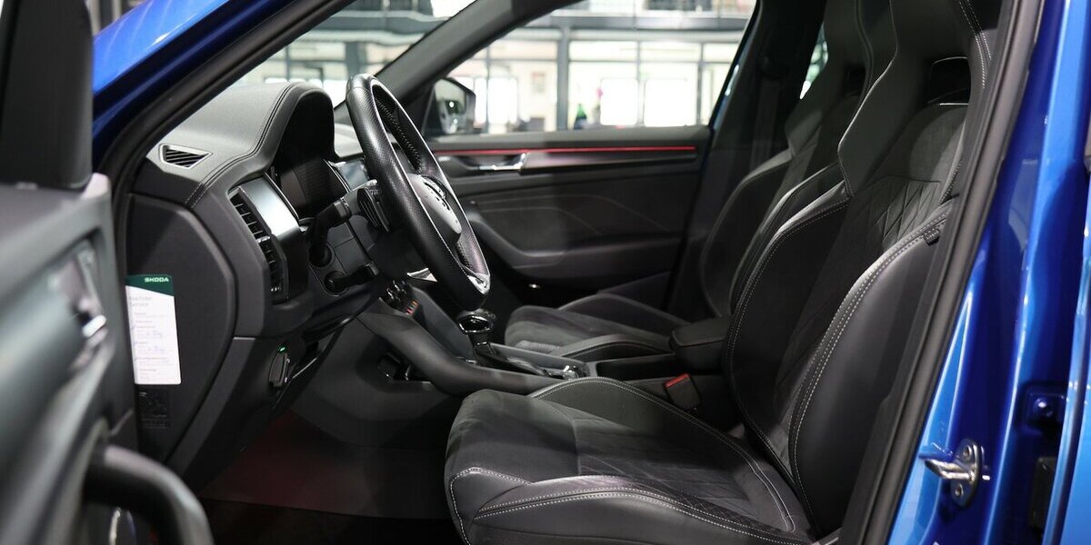 Skoda Kodiaq 2.0 TDI DSG 4x4 SPORTLINE RACE-BLUE+BLACK 124.000 km 30.991 &euro; Hamm 59077
