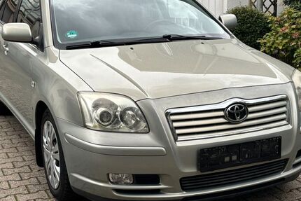 Toyota Avensis 159.000 km 5.300 € Köln 51145