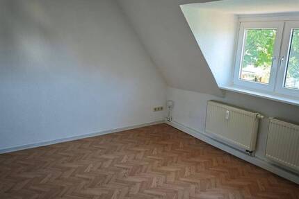 Kleine 4 RWG in Borna 4 zimmer