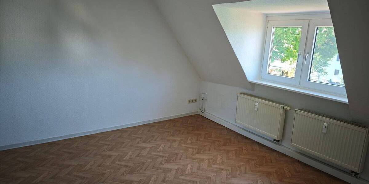 Kleine 4 RWG in Borna 4 zimmer