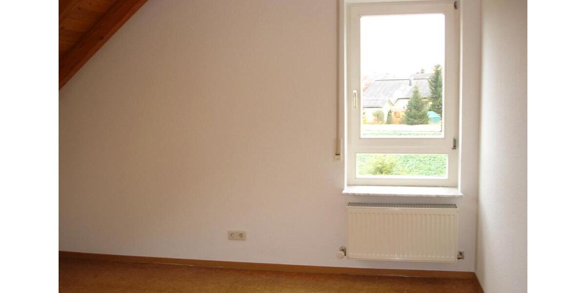 Dachgeschoßwohnung Neuenstadt am Kocher - 2 Zimmer, 110 m&sup2;, 950&euro; | Angebot:26415219