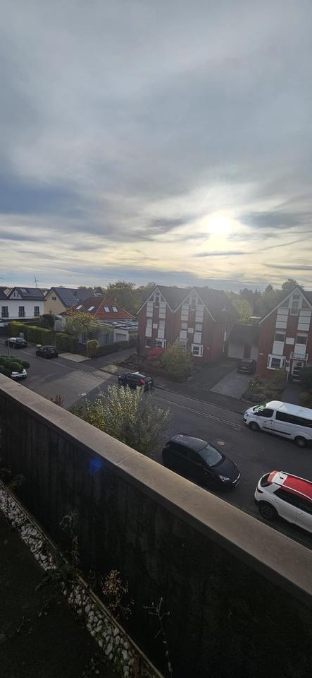 Helle 2 Zimmer Dachgeschosswohnung in Düren zu vermieten zimmer