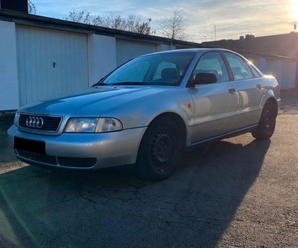 Audi A4 215.000 km 800 &euro; Düren 52349