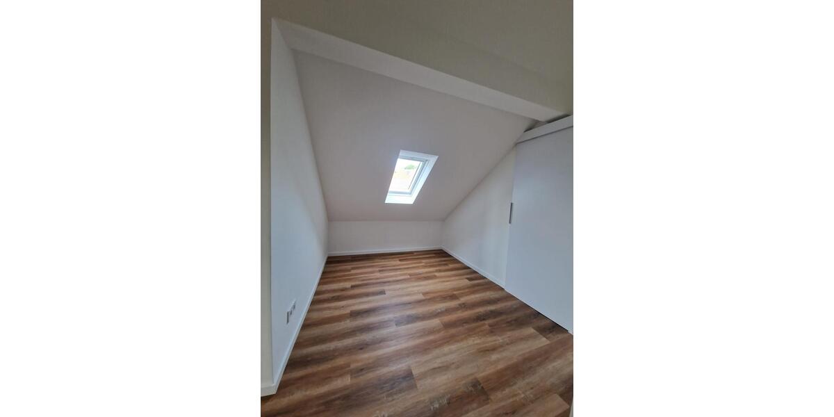 Neu sanierte 3-ZKB-Wohnung mit Stellplatz & EBK –sofort verfügbar 3 zimmer