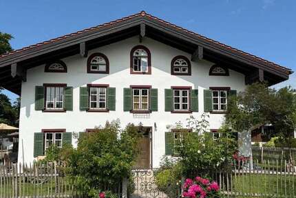 Haus Riedering - 8 Zimmer, 250 m&sup2;, 2.995&euro; | Angebot:27101238