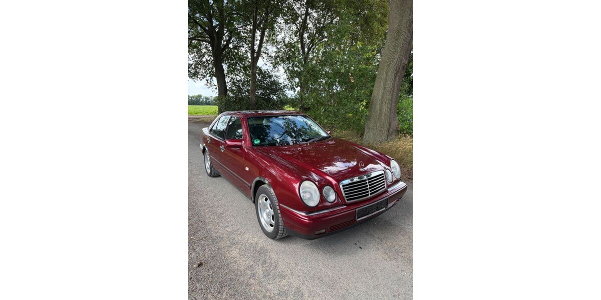 Mercedes-Benz E 200 79.047 km 5.250 &euro; Lorup 26901