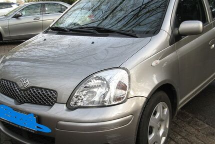 Toyota Yaris 70.400 km 3.950 &euro; Mülheim an der Ruhr 45478