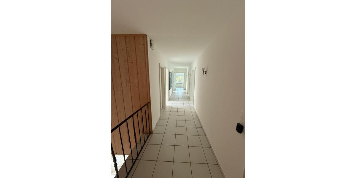 Etagenwohnung Hille - 3 Zimmer, 120 m&sup2;, 1.000&euro; | Angebot:25380033