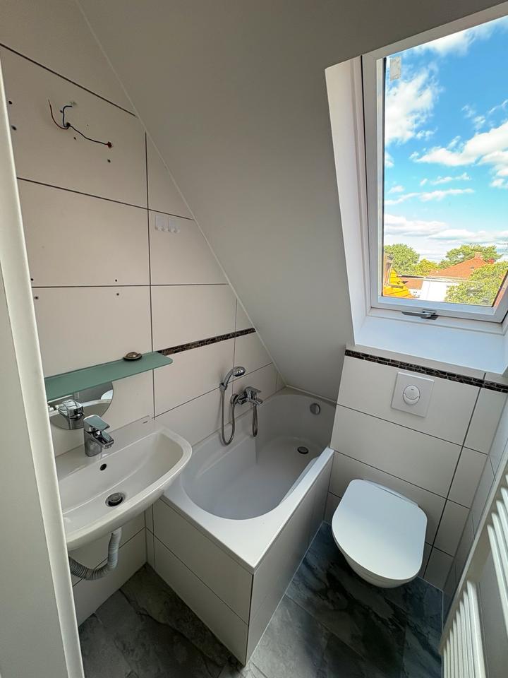 Helle, vollständig renovierte 5-Zimmer-Maisonette-Wohnung in Nbg zimmer