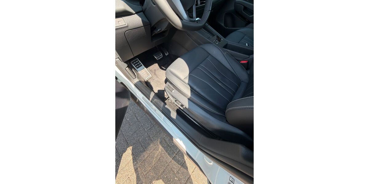 VW T-Roc 6.200 km 41.990 &euro; Hückelhoven 41836