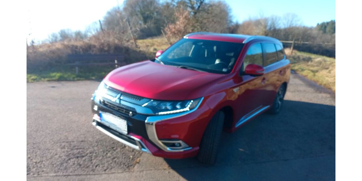 Mitsubishi Plug-in Hybrid Outlander 78.200 km 19.500 &euro; Kinderbeuern 54538