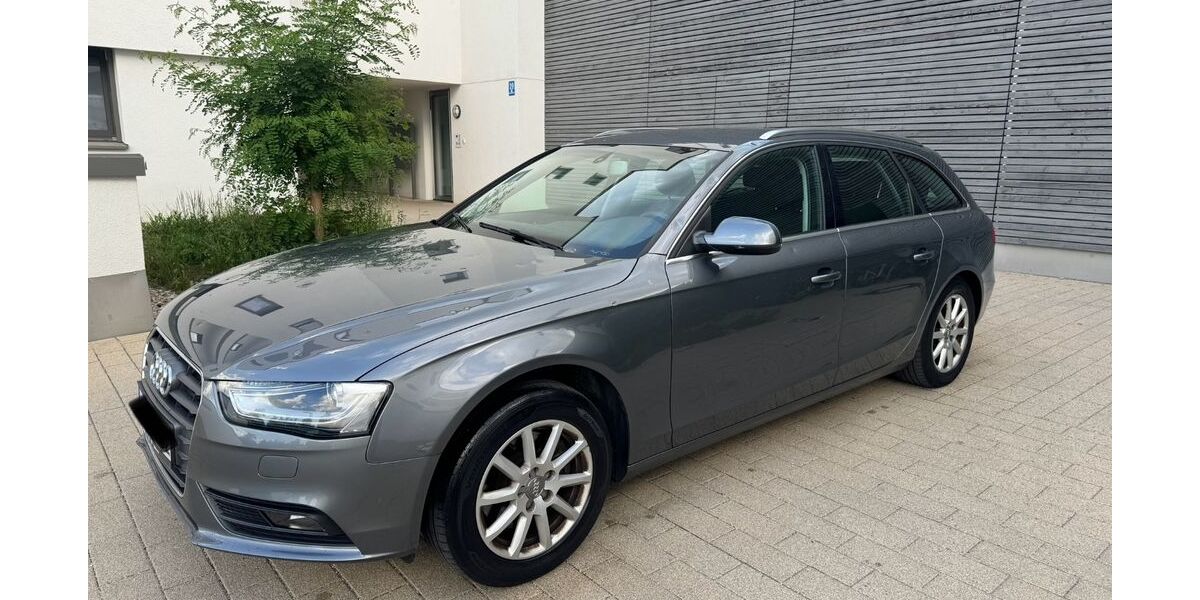 Audi A4 137.000 km 7.990 &euro; München 81827