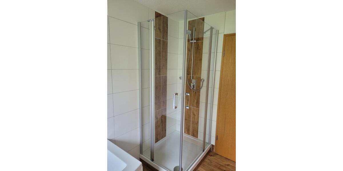 Modernisierte Doppelhaushälfte mit sieben Zimmern 7 zimmer