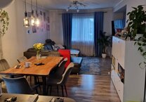 Freistehendes Einfamilienhaus mit Anbau auf großem Grundstück, vermietet
