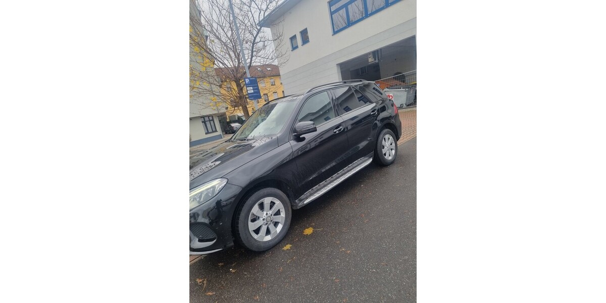 Mercedes-Benz GLE 350 KOMBI 4X MATIC 329.000 km 21.500 € Worms 67547