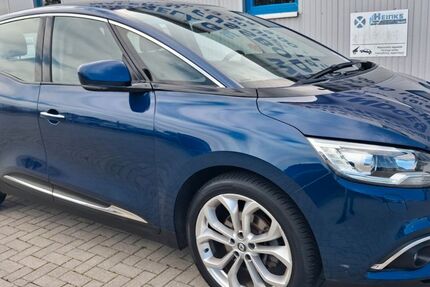 Renault Scenic 98.000 km 11.999 &euro; Upgant- Schott 26529