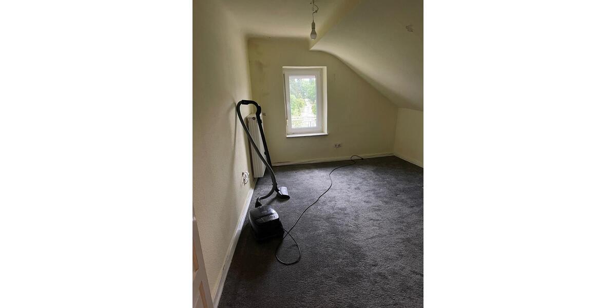 Dachgeschoßwohnung Merzig - 3.5 Zimmer, 65 m&sup2;, 800&euro; | Angebot:26549987