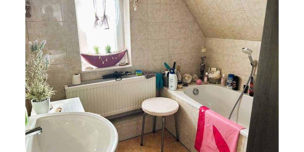 Einfamilienhaus Seegebiet Mansfelder Land Hornburg - 4 Zimmer, 115 m&sup2;, 1.100&euro; | Angebot:26358741