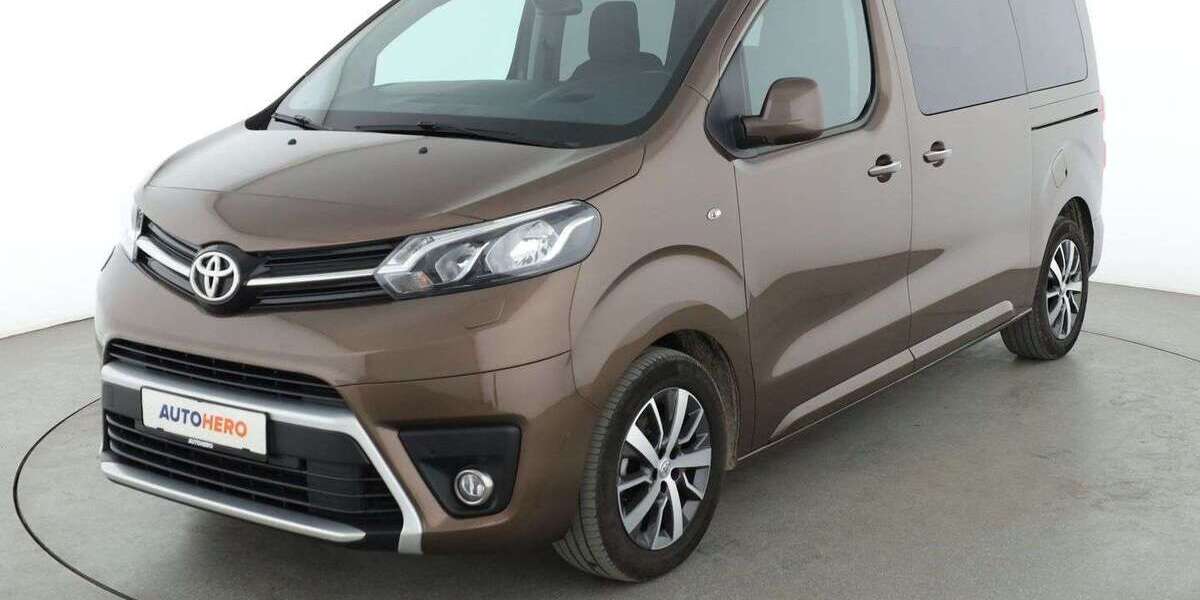 Toyota Proace 96.015 km 29.620 &euro; Hamburg 22529