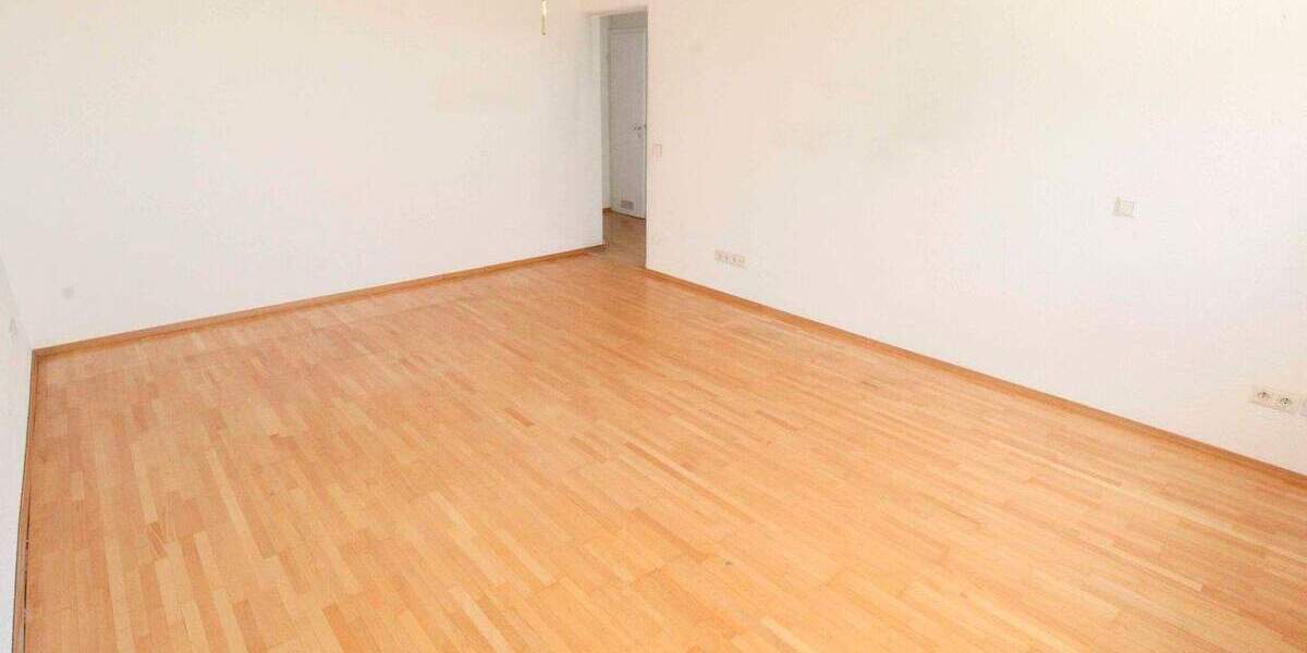 3-Zi.-Terrassenwohnung mit Südgarten, Garage & zentraler Citylage - sofort einziehen oder vermieten 3 zimmer