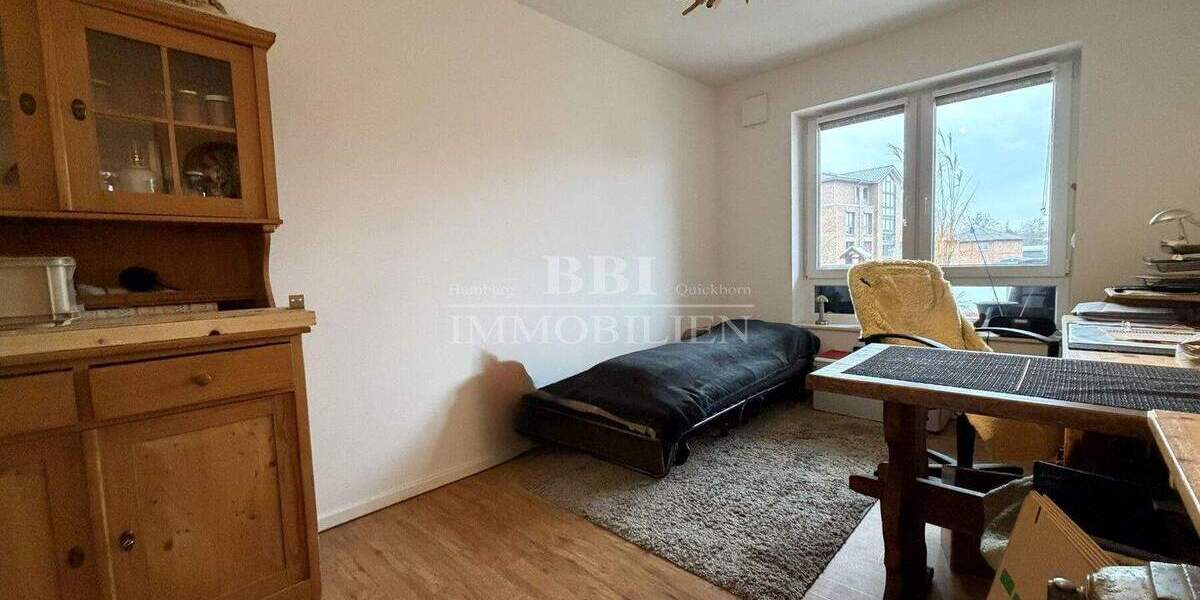 Neuwertige- Wunderschöne, großzügige 3 Zimmer Wohnung mit Balkon und Fahrstuhl 3 zimmer