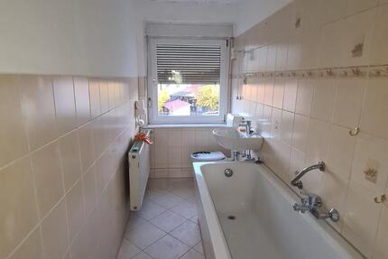 Teilentkernte 3-Raum-Wohnung mit Tageslichtbad in ruhiger Lage! 3 zimmer