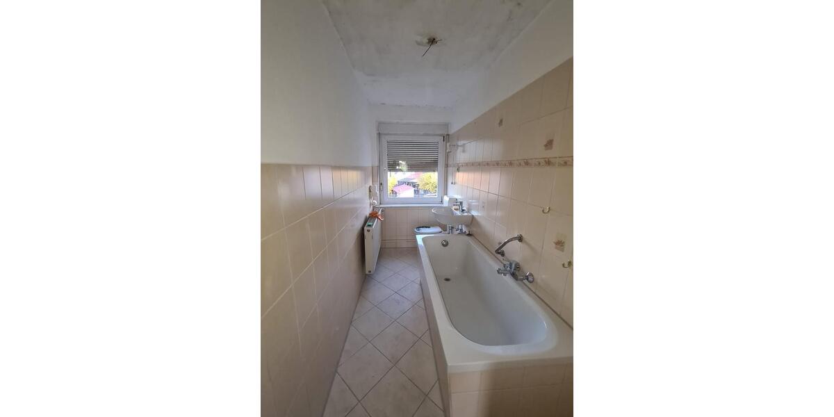 Teilentkernte 3-Raum-Wohnung mit Tageslichtbad in ruhiger Lage! 3 zimmer