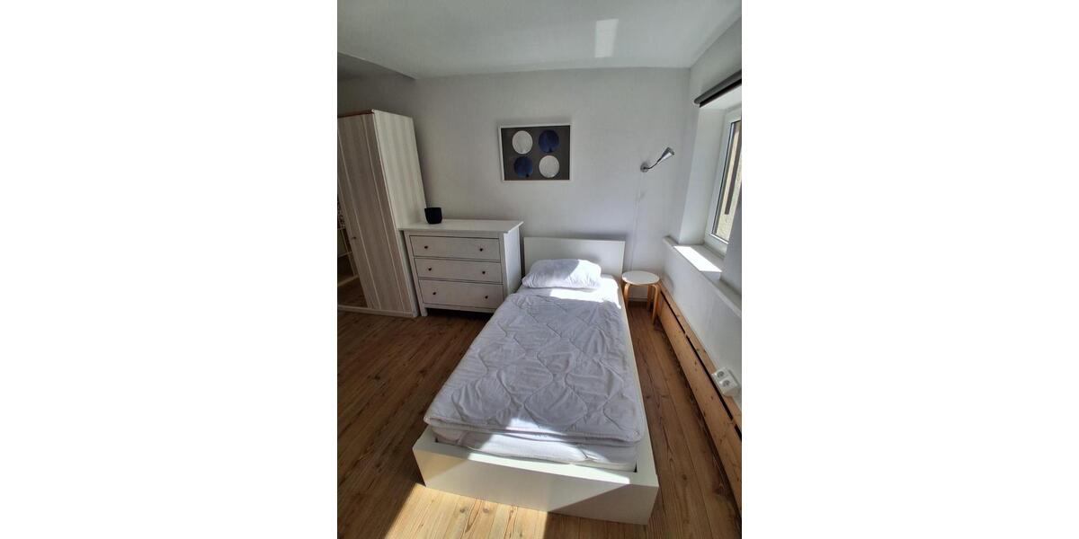 Dachgeschoßwohnung Cottbus - 3 Zimmer, 65 m&sup2;, 902&euro; | Angebot:26329422