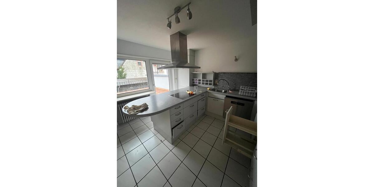 Etagenwohnung Kaiserslautern - 5 Zimmer, 135 m&sup2;, 1.250&euro; | Angebot:24715937