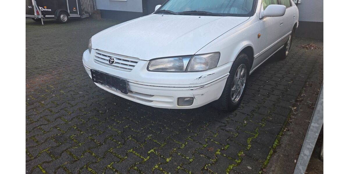 Toyota Camry 232.032 km 2.500 &euro; Nauheim 64569