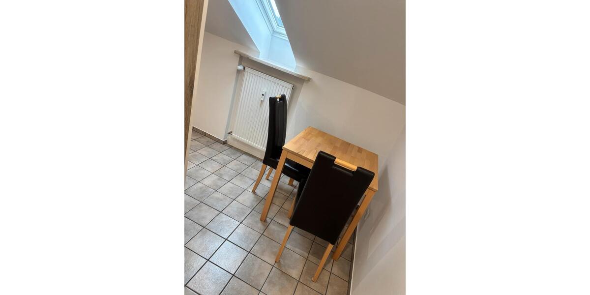 Dachgeschosswohnung zu vermieten. 3 zimmer