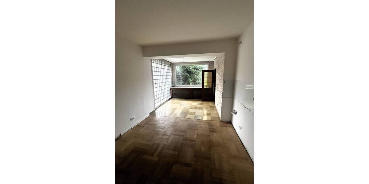 Etagenwohnung Düsseldorf Wersten - 4 Zimmer, 127 m&sup2;, 1.150&euro; | Angebot:26702845