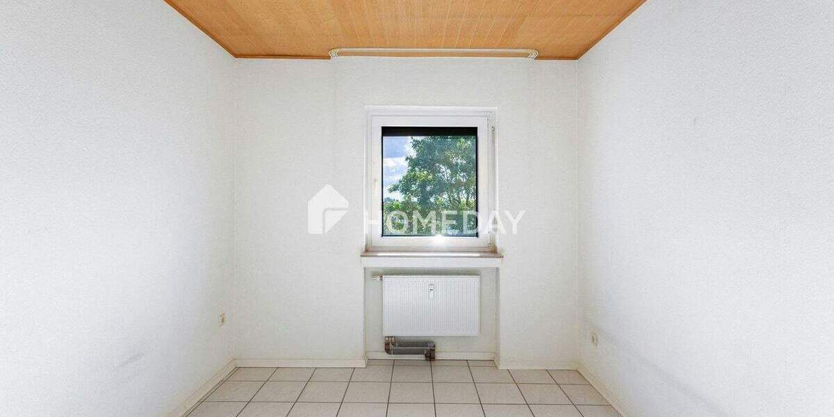 Großzügiges Wohngefühl: Lichtdurchflutete 4-Zimmer-Wohnung mit Westbalkon und Blick ins Grüne 4 zimmer