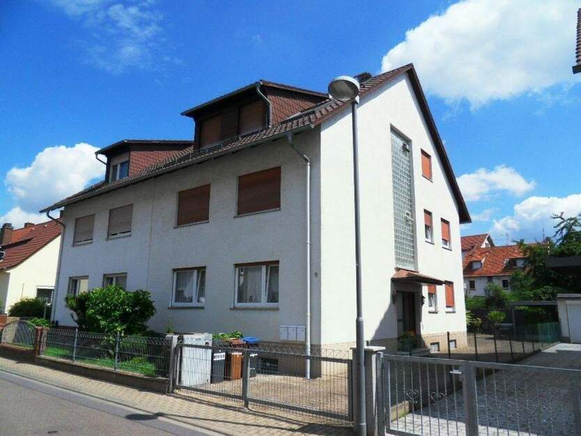 Für die Generation 45 plus, gemütliche 2,5 - Zi. – DG - Maisonette Wohnung ohne Balkon 2 zimmer